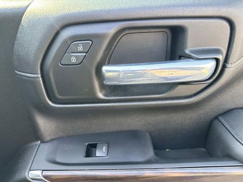 Used 2021 GMC Sierra 1500 SLT image 18