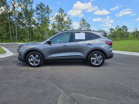 Used 2026 Ford Escape ST-Line FWD image 2