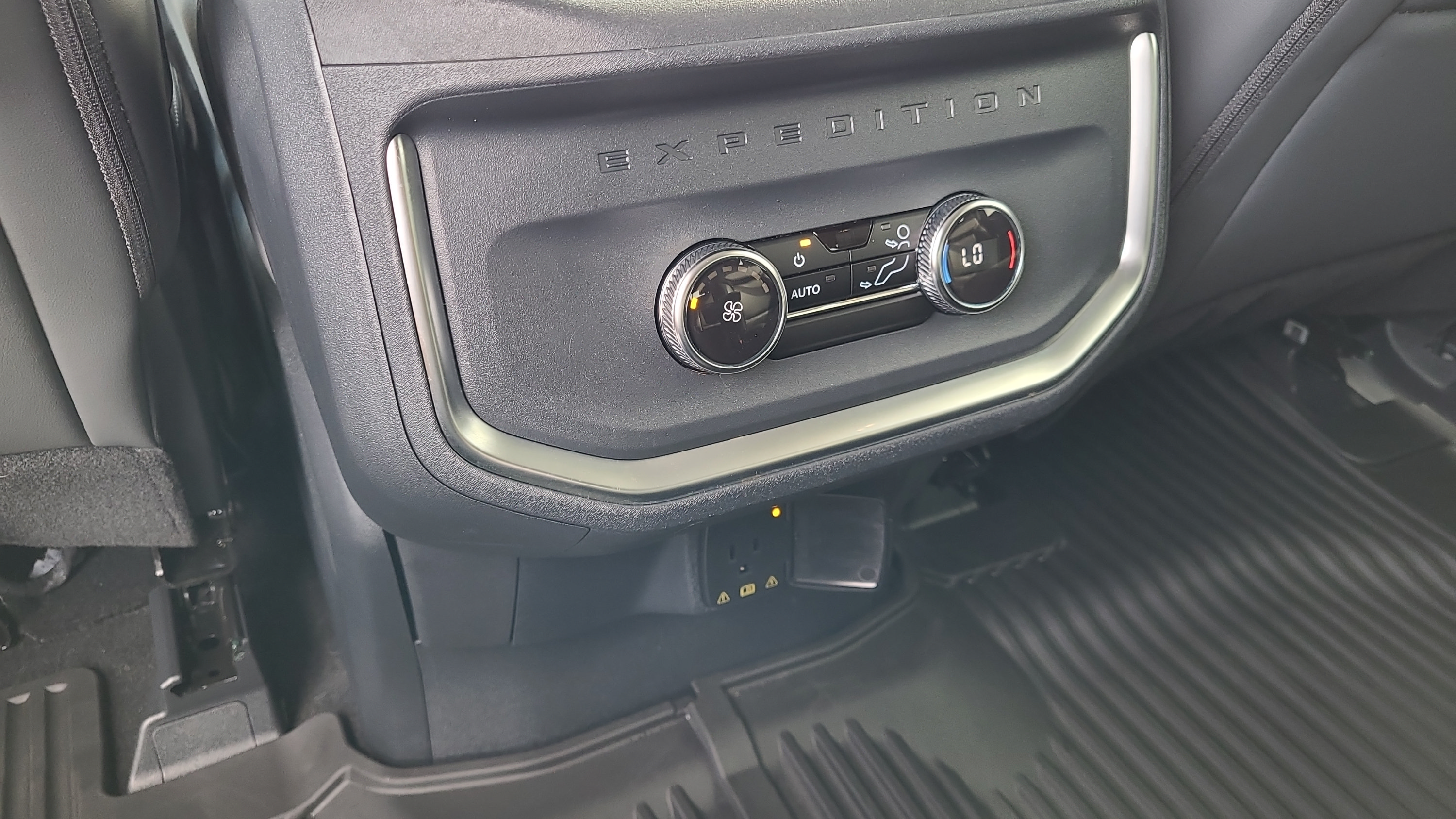Used 2026 Ford Expedition Max Active AWD/4WD image 16