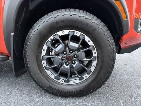 Used 2025 Nissan Frontier PRO-4X w/ Pro Premium Package image 12