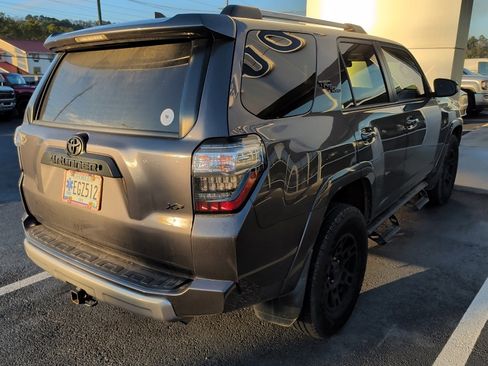 Used 2018 Toyota 4Runner TRD Off-Road Premium image 4