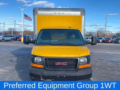 Used 2017 GMC Savana 3500 Extended image 2