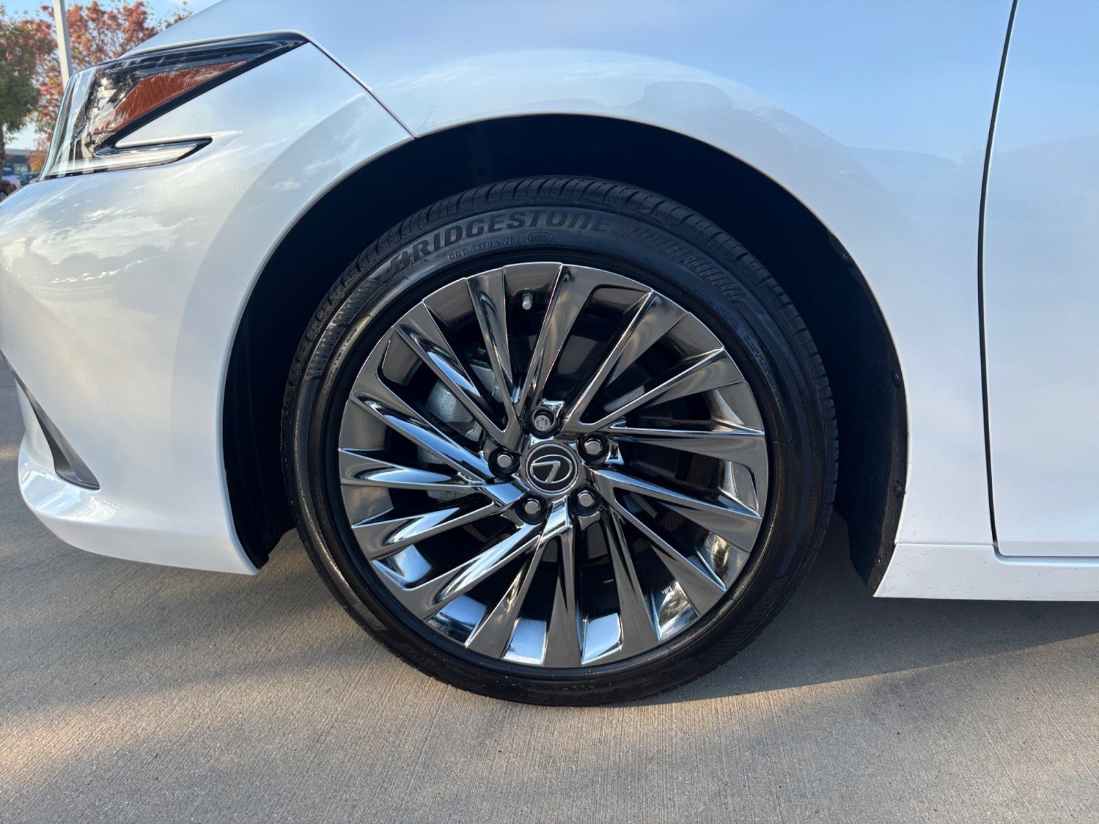 Used 2024 Lexus ES 350 Ultra Luxury w/ Accessory Package (Z2) FWD image 27