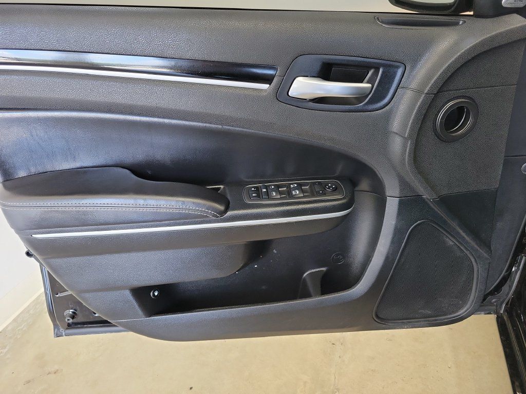 Used 2022 Chrysler 300 S RWD image 20