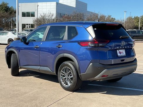 Used 2023 Nissan Rogue S image 7