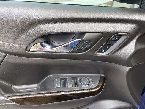 Used 2023 GMC Acadia AT4 w/ Technology Package AWD/4WD image 16