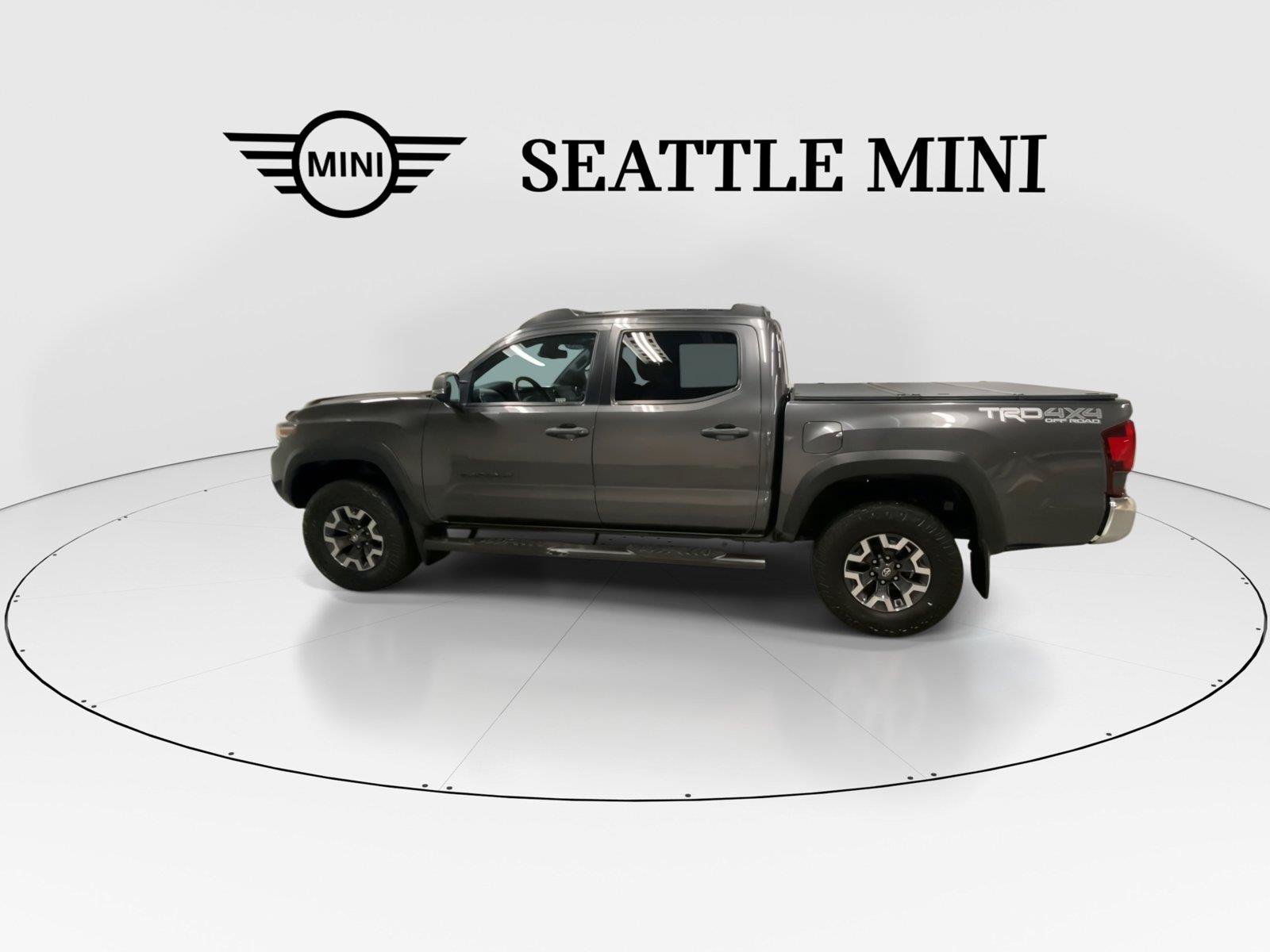 Used 2019 Toyota Tacoma TRD Off-Road AWD/4WD image 7
