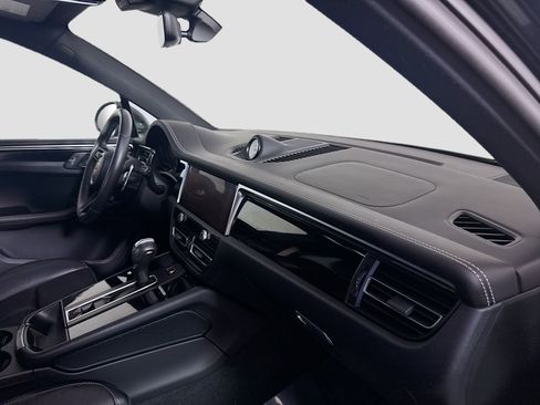 Used 2024 Porsche Macan Turbo w/ Premium Plus Package image 29
