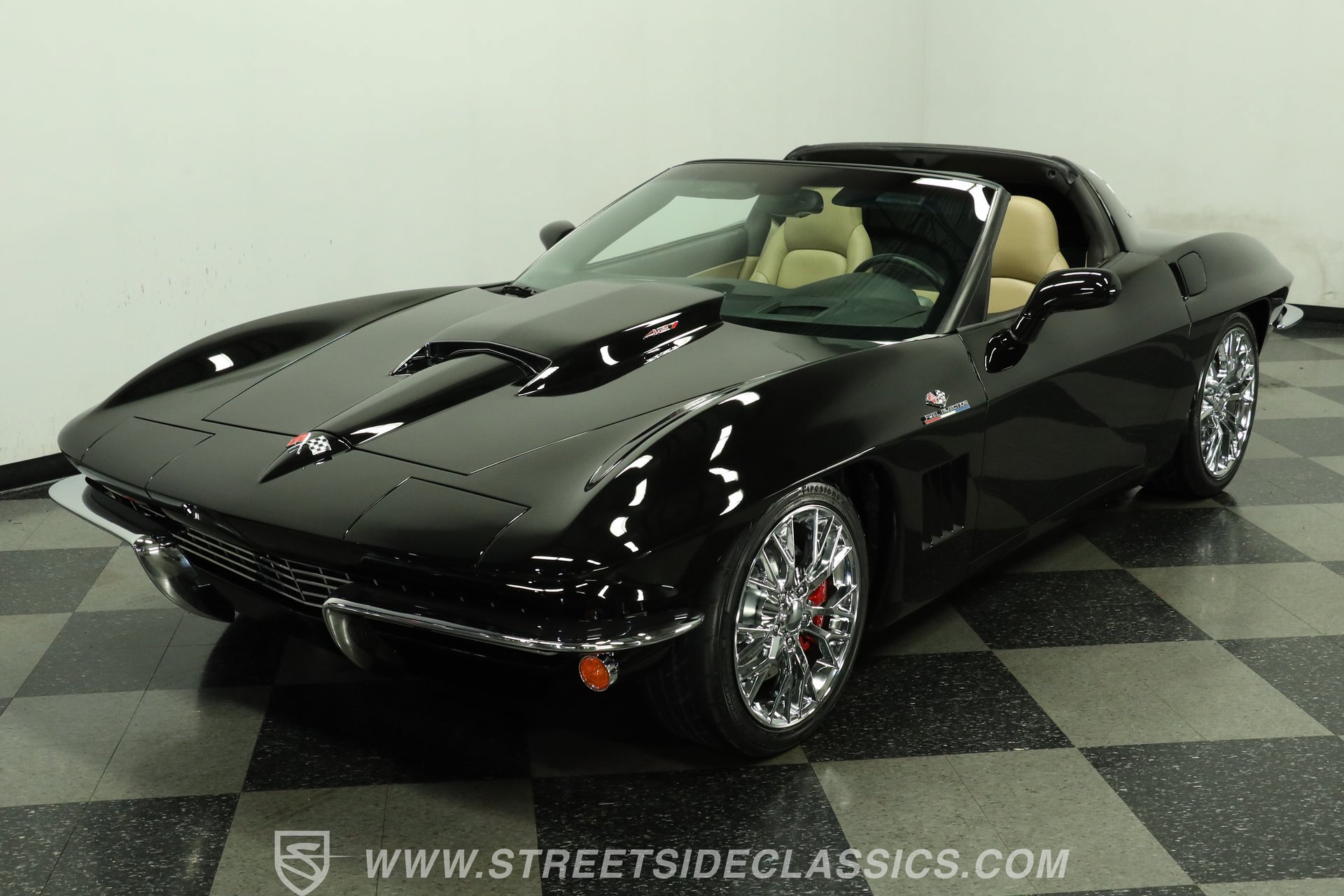 Used 2005 Chevrolet Corvette Coupe w/ Preferred Equipment Group RWD image 18