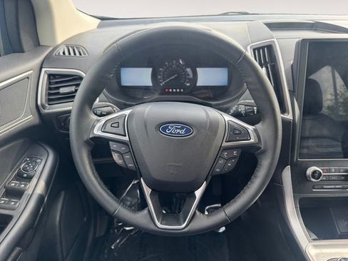 Used 2024 Ford Edge SEL AWD/4WD image 12
