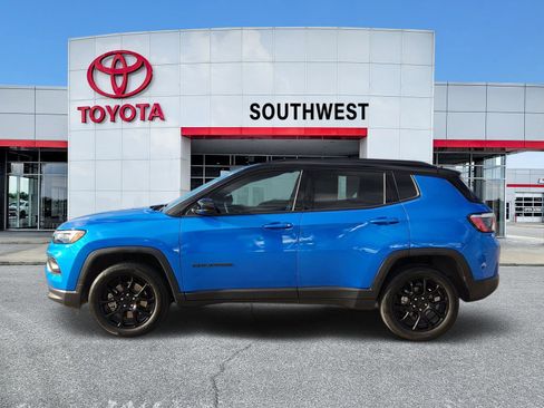 Used 2024 Jeep Compass Latitude w/ Convenience Group image 3