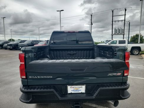 Certified 2025 Chevrolet Silverado 2500 ZR2 w/ Technology Package AWD/4WD image 8