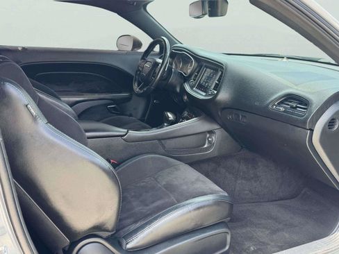 Used 2018 Dodge Challenger R/T Scat Pack w/ Leather Interior Group RWD image 44