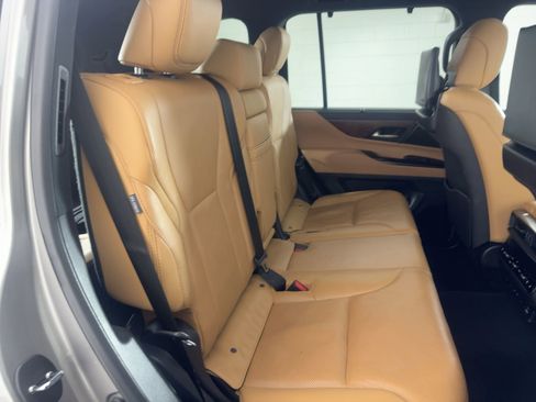 Used 2023 Lexus LX 600 4WD w/ Luxury Package image 26