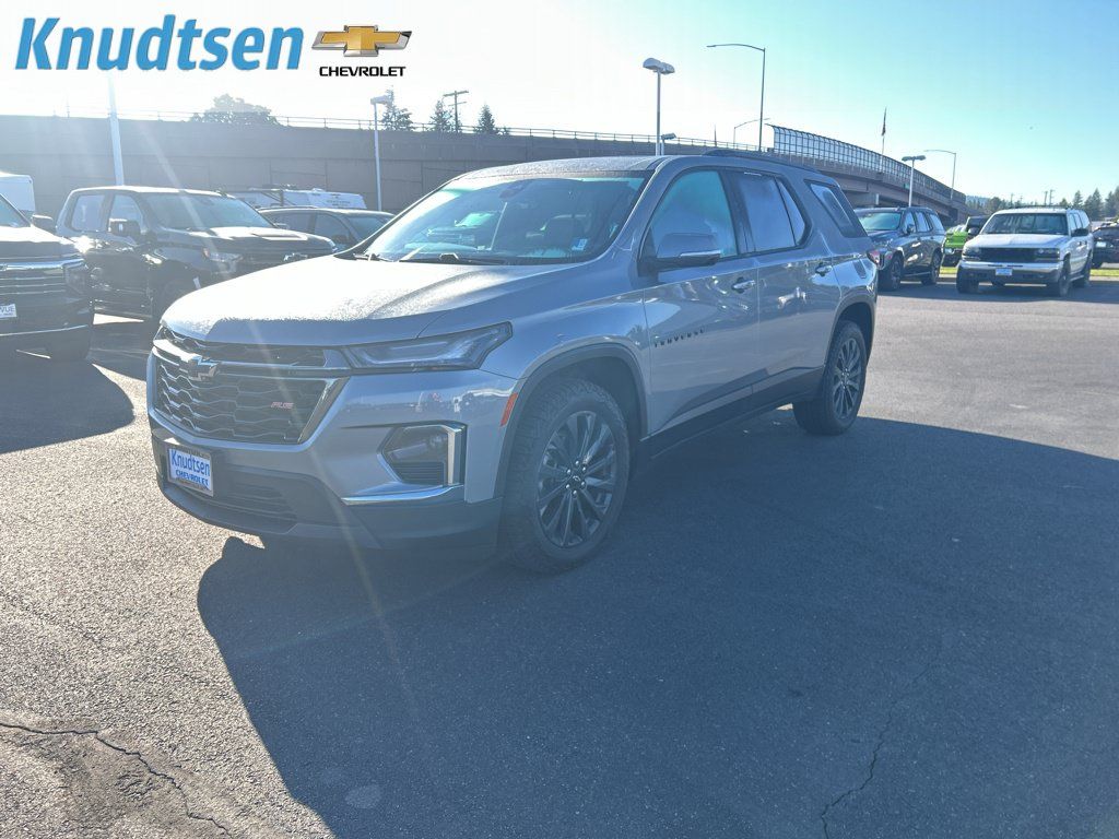 Used 2023 Chevrolet Traverse RS w/ LPO, Floor Liner Package AWD/4WD image 3