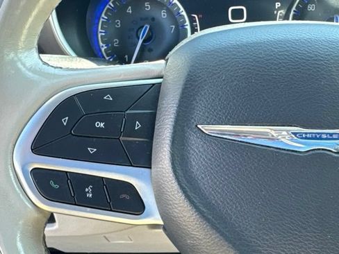 Certified 2019 Chrysler Pacifica Limited FWD image 39
