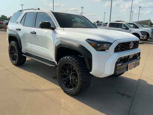 Used 2025 Toyota 4Runner TRD Off-Road Premium image 3