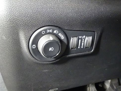 Used 2022 Jeep Compass Latitude image 18
