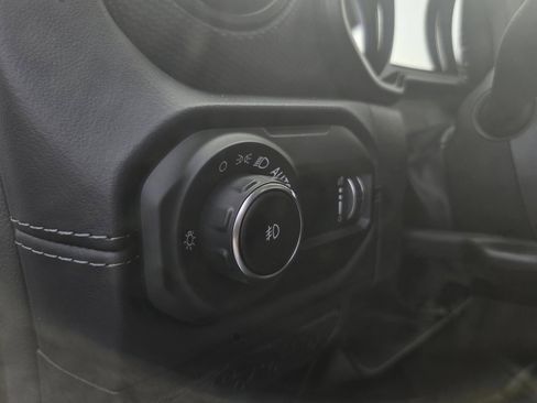 Used 2026 Jeep Wrangler Unlimited Rubicon AWD/4WD image 10