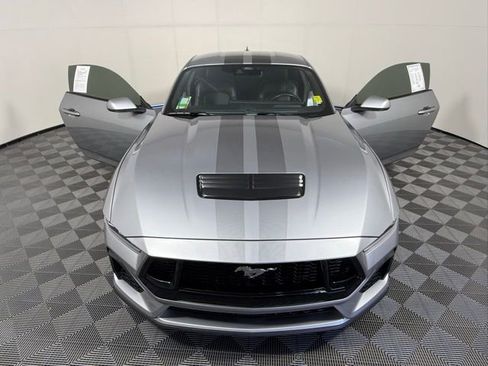 Used 2024 Ford Mustang GT Premium image 9