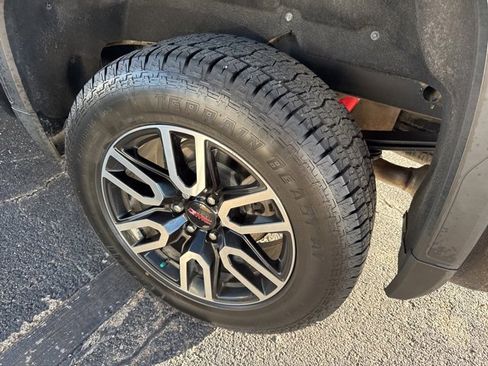 Used 2020 GMC Sierra 1500 AT4 w/ AT4 Premium Package image 8