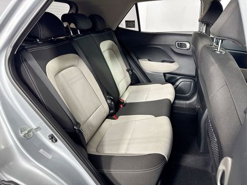 Used 2021 Hyundai Venue SEL w/ Cargo Package image 28