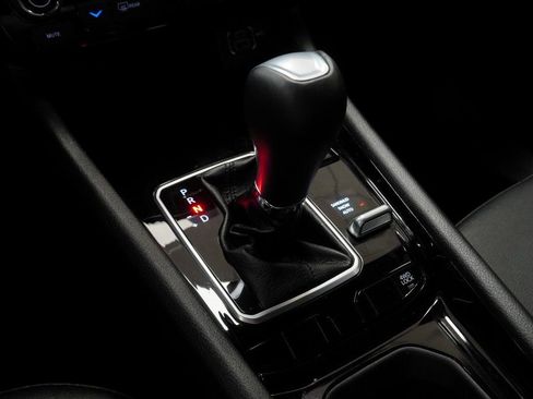 Used 2025 Jeep Compass Latitude w/ Altitude Special Edition AWD/4WD image 32