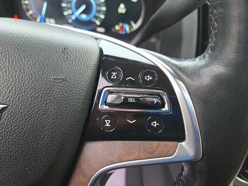 Used 2020 Cadillac Escalade Premium Luxury image 16