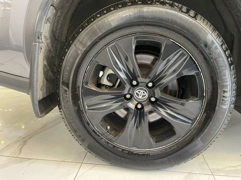 Used 2021 Toyota Highlander XLE AWD/4WD image 29