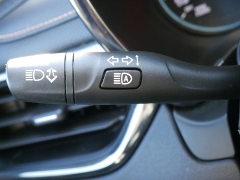 Used 2024 Chevrolet Equinox Premier AWD/4WD image 27