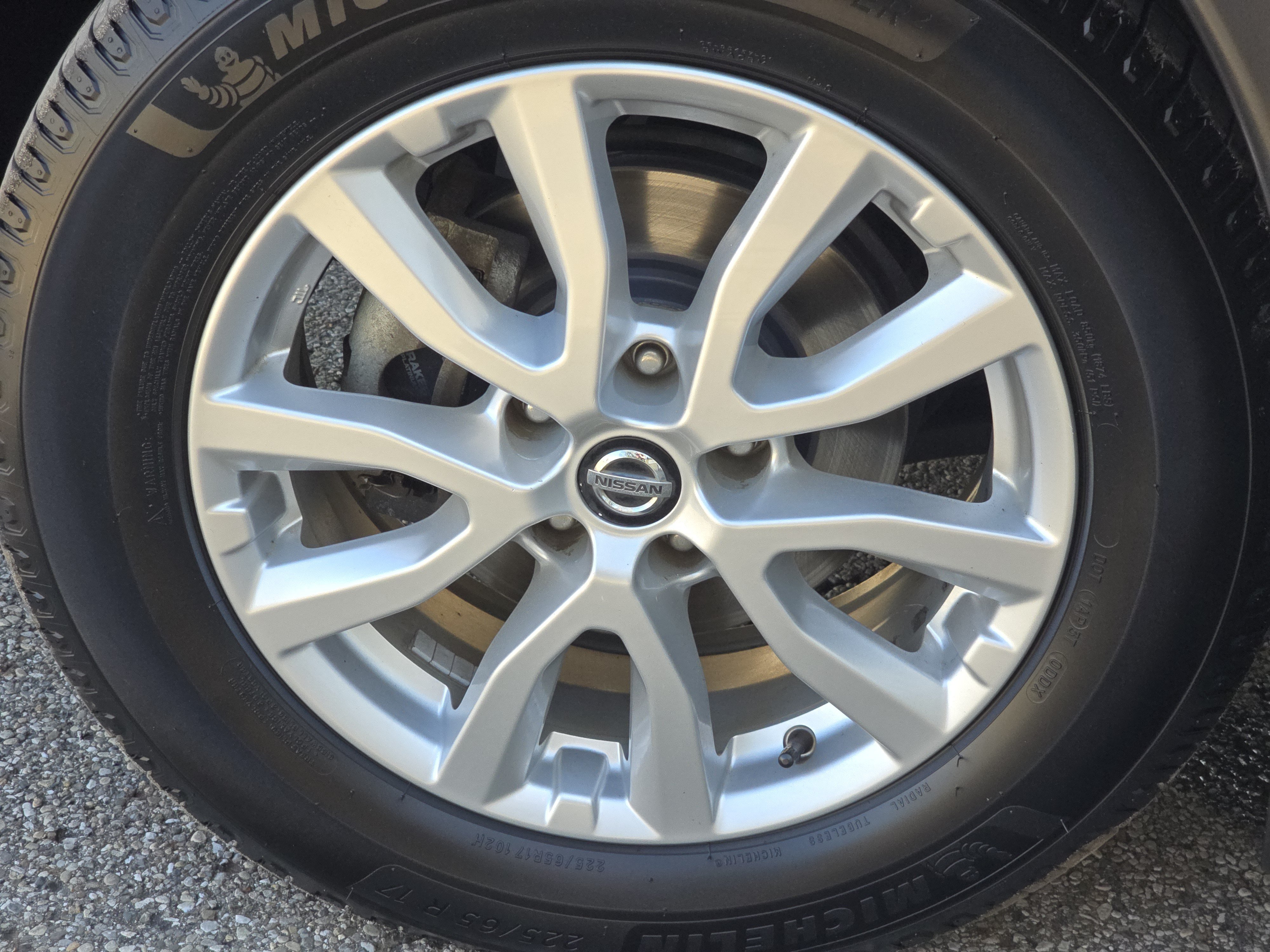 Used 2020 Nissan Rogue S w/ Special Edition Package AWD/4WD image 14
