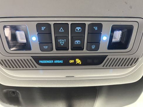 Used 2022 Ford Explorer XLT w/ Equipment Group 202A image 28