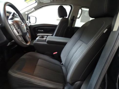 Used 2017 Nissan Titan SV AWD/4WD image 2