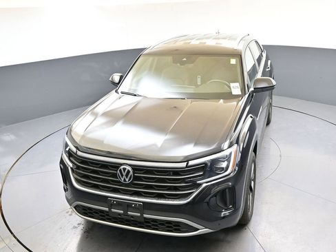 Certified 2025 Volkswagen Atlas Cross Sport SE image 36