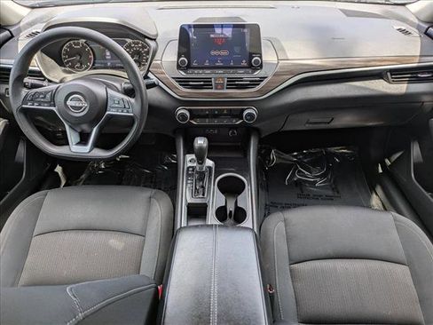 Used 2024 Nissan Altima 2.5 SV FWD image 16