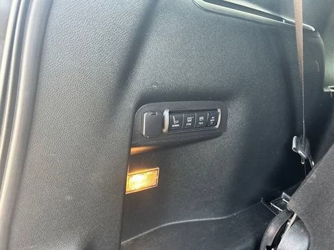 Used 2018 Ford Explorer Platinum AWD/4WD image 12