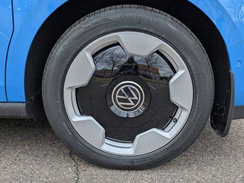 New 2025 Volkswagen ID. Buzz Pro S Plus AWD/4WD image 3
