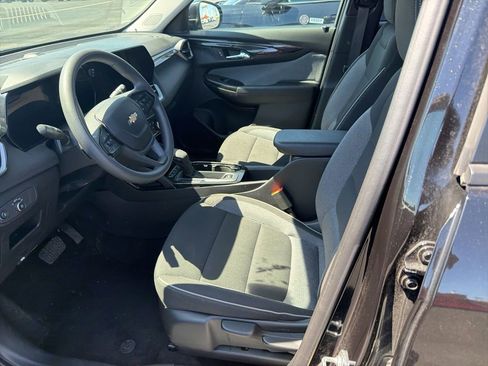 Used 2025 Chevrolet TrailBlazer LT AWD/4WD image 7