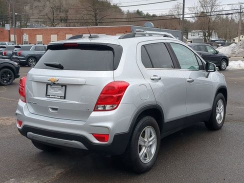 Used 2019 Chevrolet Trax LT w/ LT Convenience Package image 4
