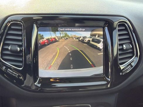 Used 2020 Jeep Compass Limited FWD image 34