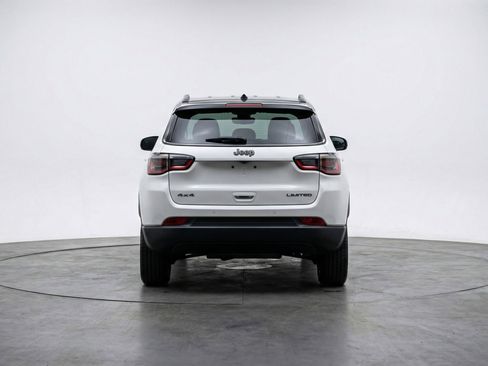 Used 2025 Jeep Compass Limited AWD/4WD image 7