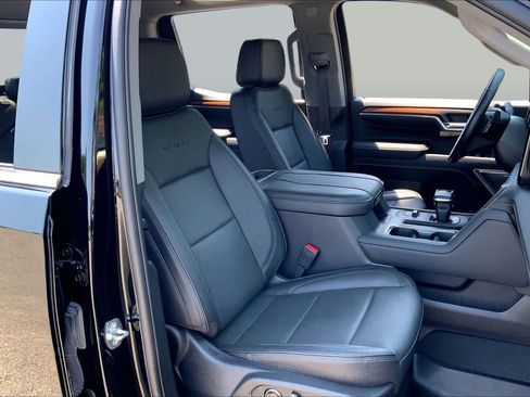 Used 2024 GMC Sierra 1500 Denali w/ Denali Reserve Package AWD/4WD image 9