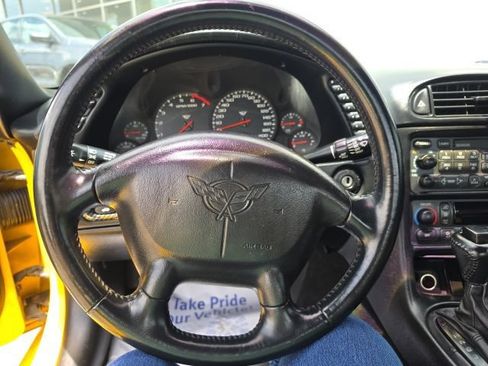 Used 2002 Chevrolet Corvette Convertible w/ Preferred Equipment Group2 RWD image 5