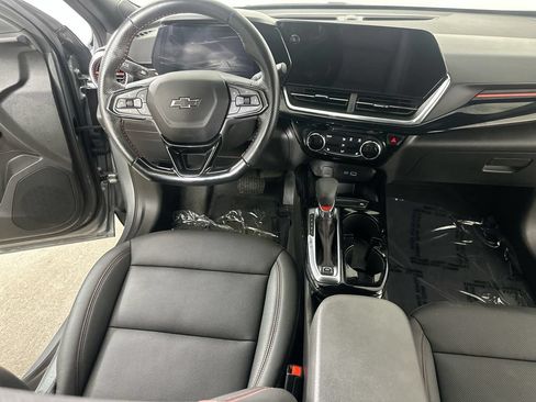 Used 2025 Chevrolet Trax RS w/ Driver Confidence Package FWD image 17