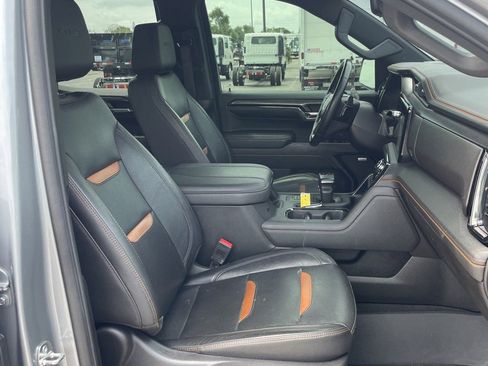 Used 2023 GMC Sierra 1500 AT4 w/ Technology Package AWD/4WD image 23