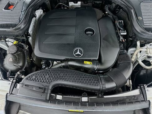 Used 2020 Mercedes-Benz GLC 300 image 32
