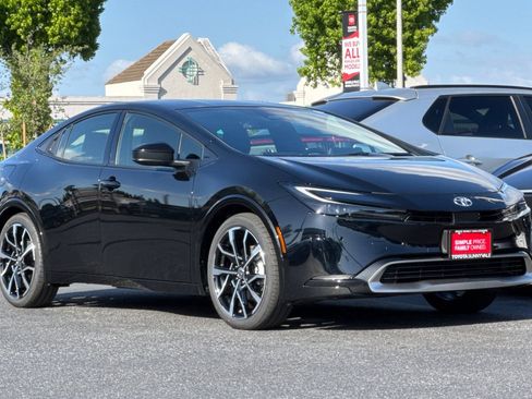 New 2026 Toyota Prius Plug-In Hybrid FWD image 10