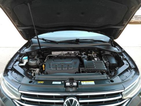 Used 2023 Volkswagen Tiguan SE w/ Panoramic Sunroof Package AWD/4WD image 55
