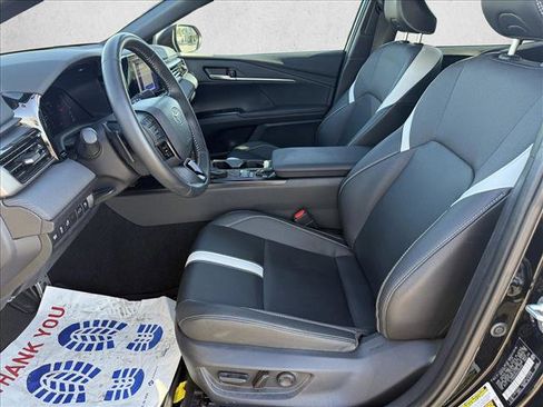 Used 2025 Toyota Camry SE image 10