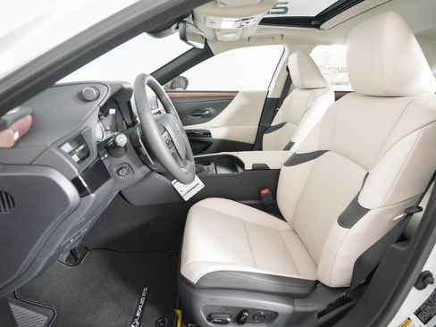 New 2025 Lexus ES 350 w/ Premium Package image 8